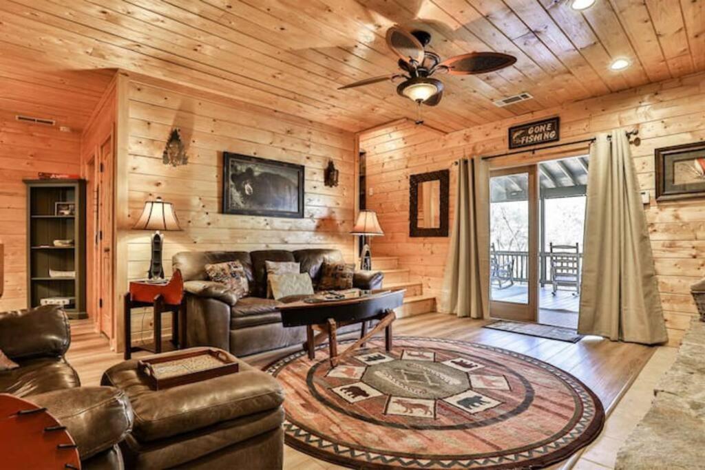 Luxury Babbling River Mtn - 3 Master - Hot Tub - Great Price! (adults Only) Casa vacanze