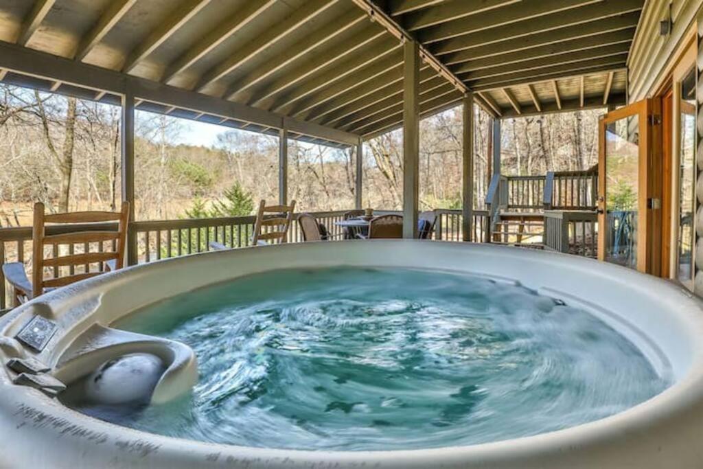 Luxury Babbling River Mtn - 3 Master - Hot Tub - Great Price! (adults Only) Ellijay