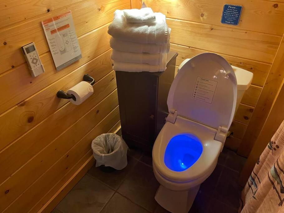 Luxury Babbling River Mtn - 3 Master - Hot Tub - Great Price! (adults Only) * Ellijay