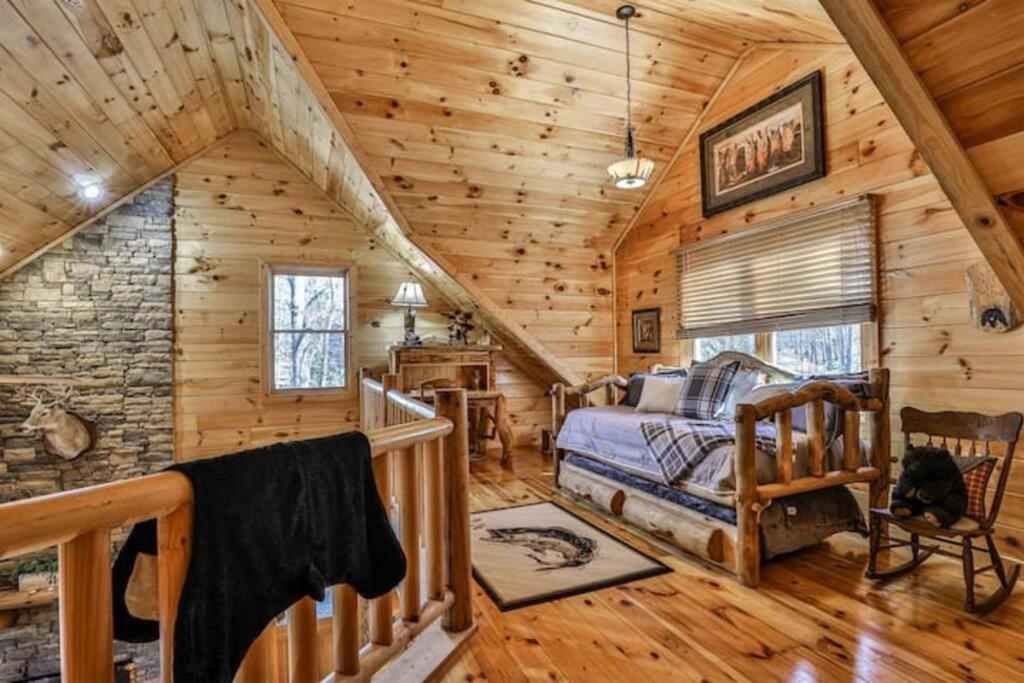 Luxury Babbling River Mtn - 3 Master - Hot Tub - Great Price! (adults Only) Casa vacanze Ellijay