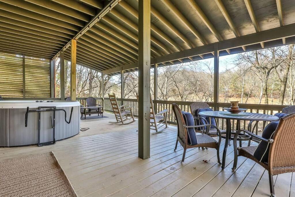 Luxury Babbling River Mtn - 3 Master - Hot Tub - Great Price! (adults Only) Casa vacanze Ellijay